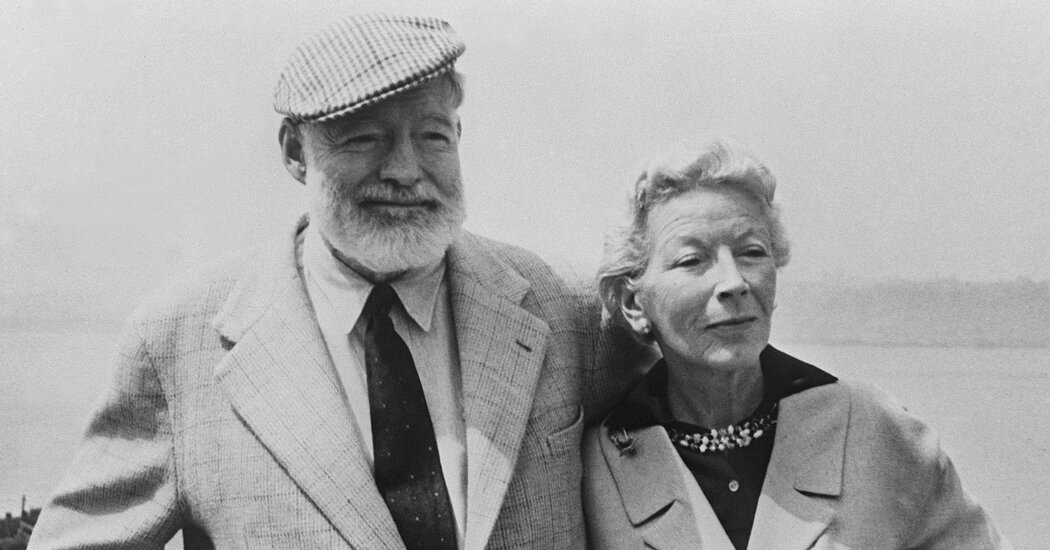 Hemingway a survécu à deux accidents d'avion.  Une lettre à leur sujet vient d'être vendue pour plus de 237 000 $.