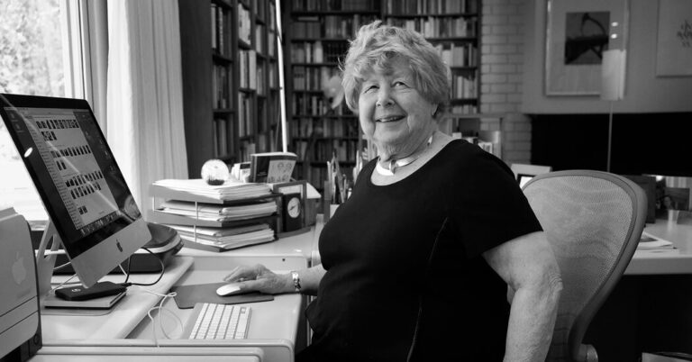 Marjorie Perloff, éminente spécialiste de la poésie d'avant-garde, décède à 92 ans