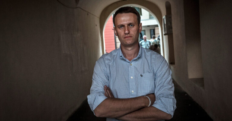 Avant de mourir en prison, Aleksei Navalny a écrit un mémoire.  Cela arrive cet automne.