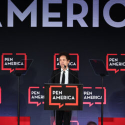 Le gala littéraire de PEN America se poursuit après une saison de protestation