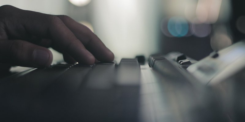 Verrues et tout: à l'éloge de la biographie non autorisée