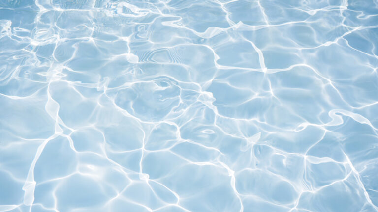 Un grand poème à lire aujourd'hui : "Adult Swim" de Corey Van Landingham
