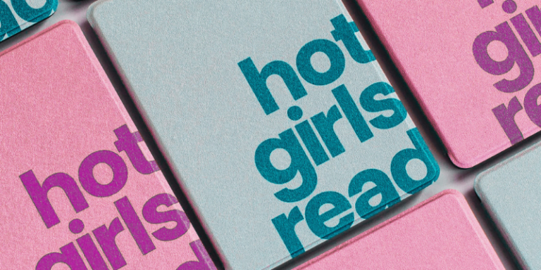 Un créateur de contenu a tenté de déposer la marque « Hot Girls Read ». BookTok applaudit en retour.
