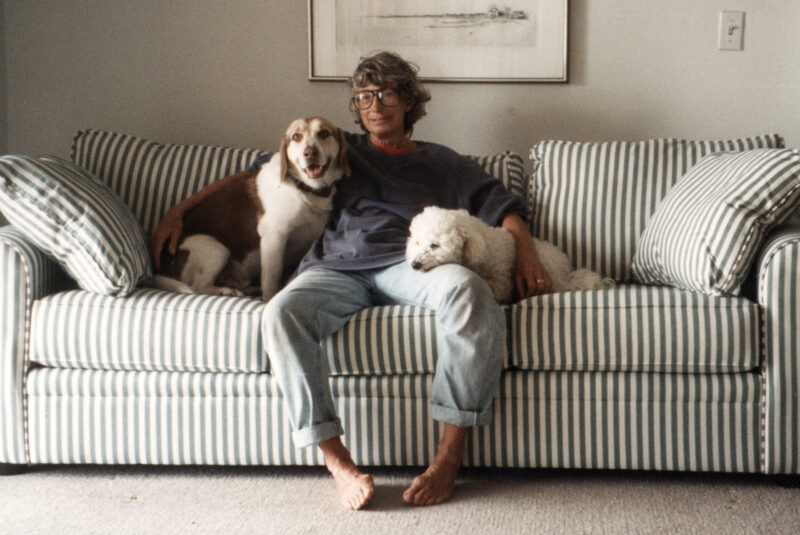 Mary Oliver avec des chiens