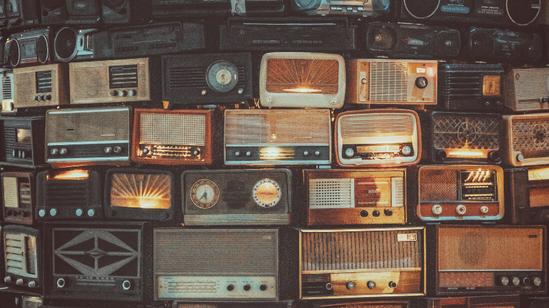 L’auto-mythification à la radio : une brève histoire du patriotisme audio