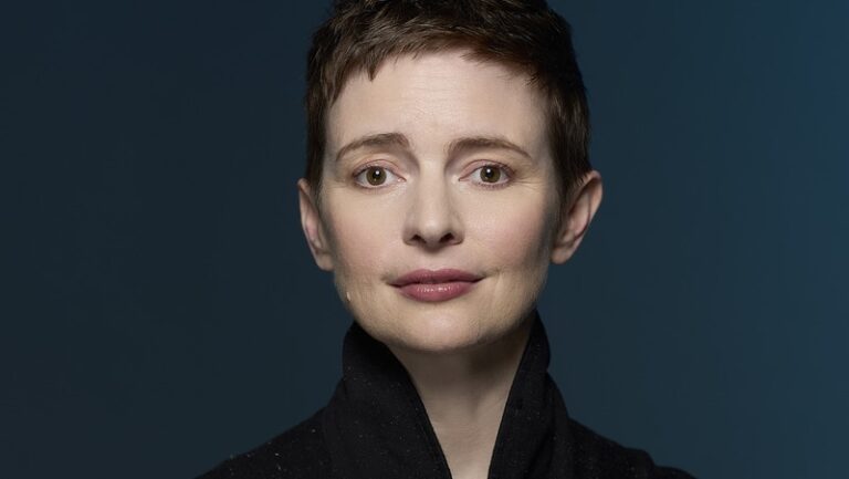 Emily St. John Mandel sur l'écriture d'un roman de contre-vies dystopiques
