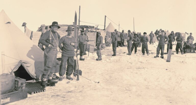 Un voyage en Antarctique en photos : en souvenir de la grande expédition d'Ernest Shackleton
