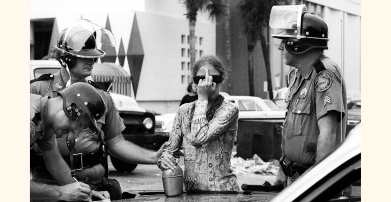 Photographier le changement radical de l’Amérique des années 1960 et 1970
